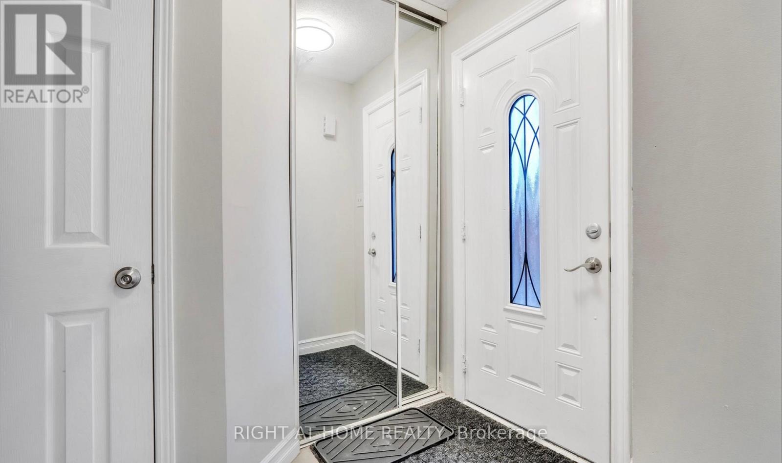 27 Melborne Court, Whitby, Ontario  L1R 1S2 - Photo 2 - E13072276