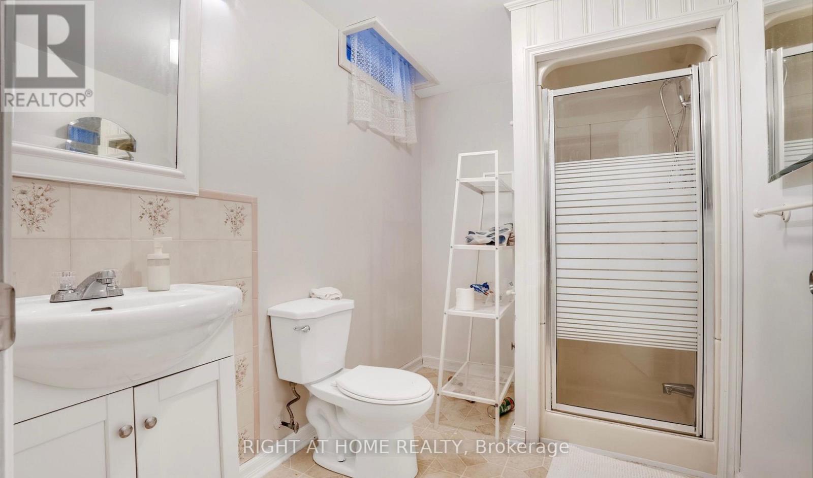 27 Melborne Court, Whitby, Ontario  L1R 1S2 - Photo 23 - E13072276