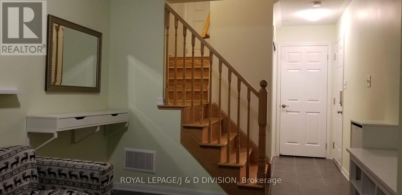 52 Ayers Crescent, Toronto, Ontario  M1L 0B8 - Photo 12 - E13072278