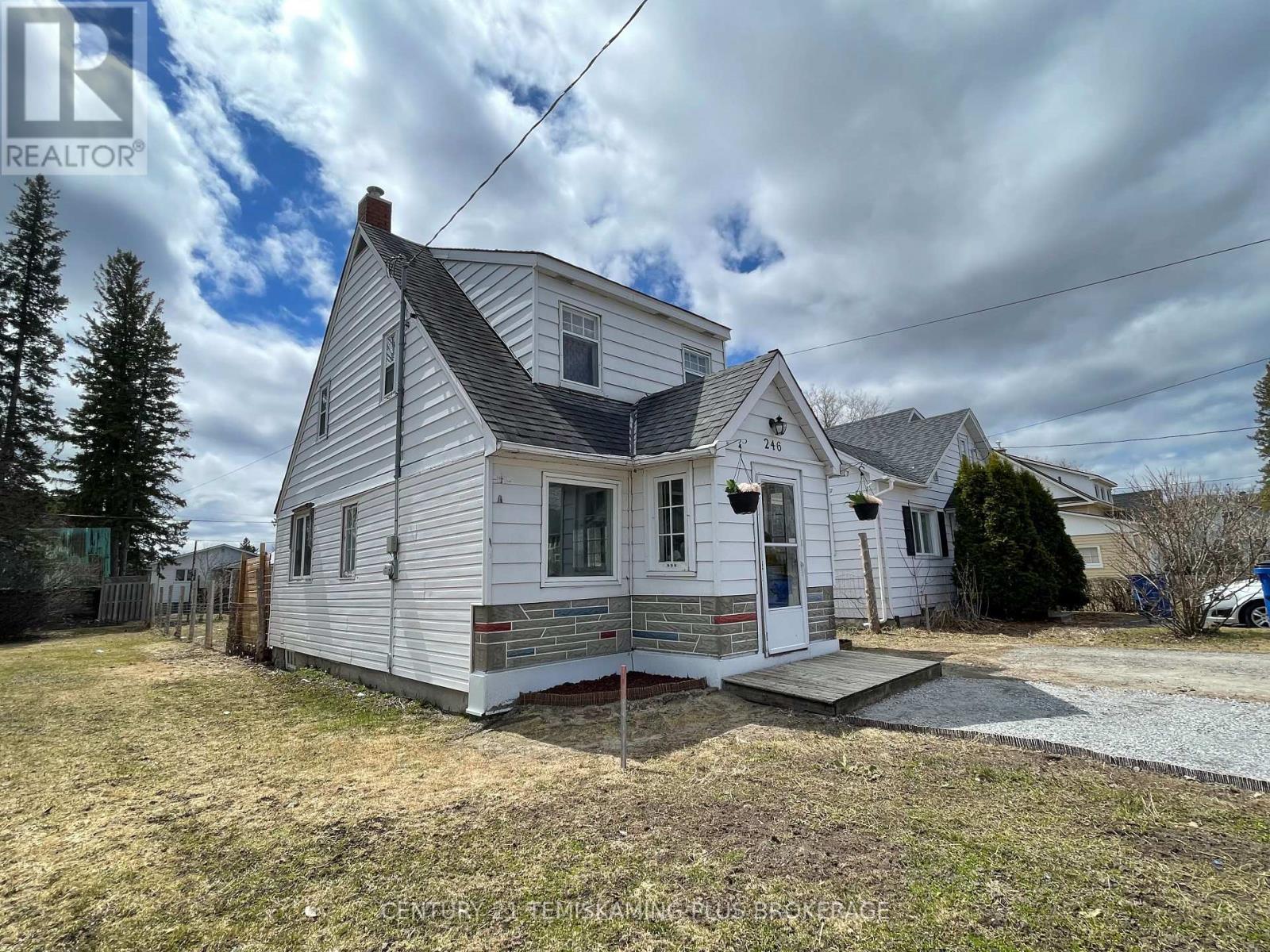246 Mccamus Avenue, Temiskaming Shores, Ontario  P0J 1P0 - Photo 3 - T12817146