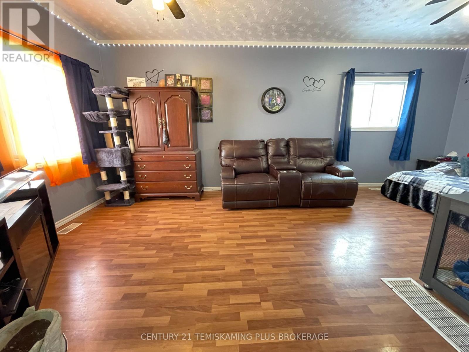 402 Farah Avenue, Temiskaming Shores, Ontario  P0J 1P0 - Photo 12 - T12931130