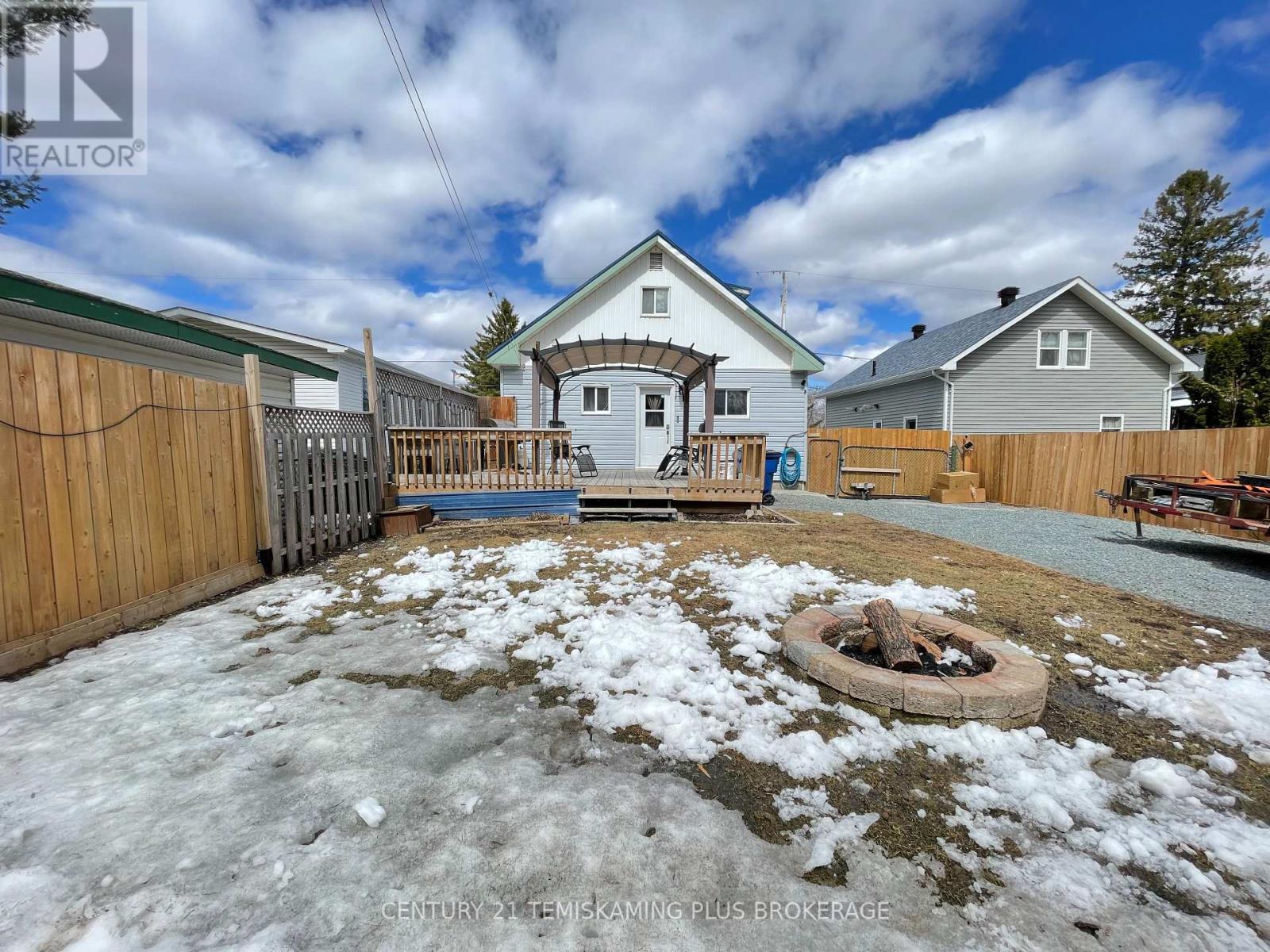 402 Farah Avenue, Temiskaming Shores, Ontario  P0J 1P0 - Photo 4 - T12931130