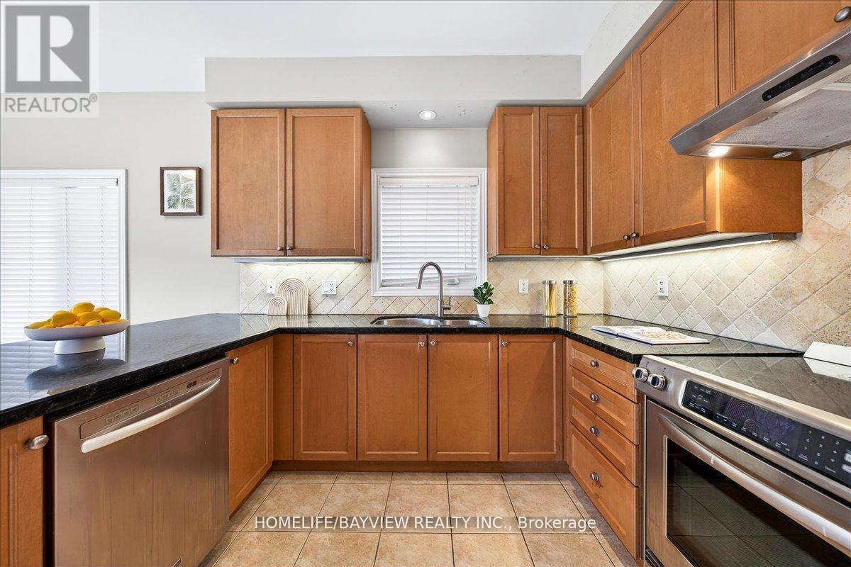 27 Donzi Lane, Vaughan, Ontario  L6A 0J3 - Photo 14 - N13072136