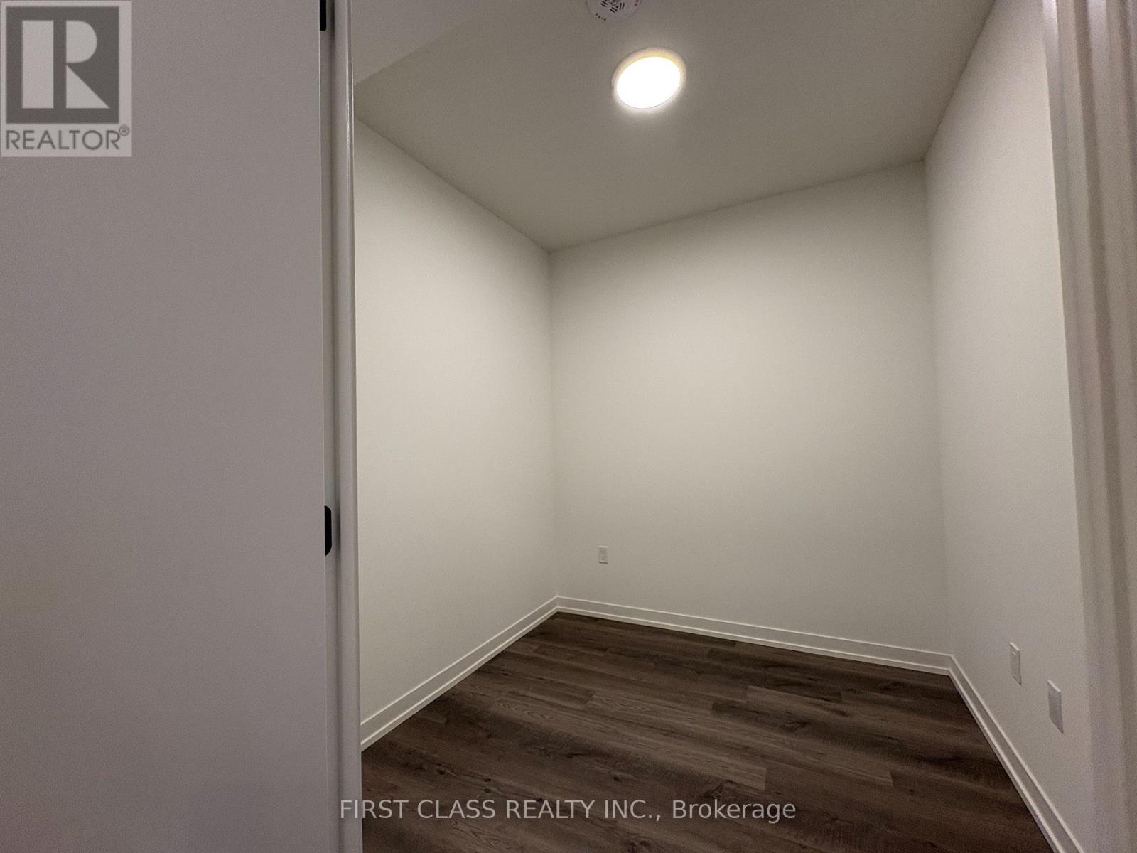 511 - 8 Interchange Way, Vaughan, Ontario  L4K 5Z7 - Photo 5 - N13072148