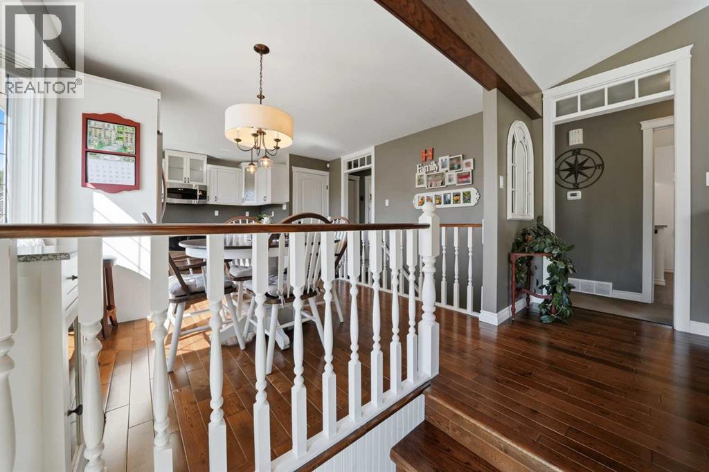 6 Sydney Close, Red Deer, Alberta  T4N 0E1 - Photo 2 - A2306488