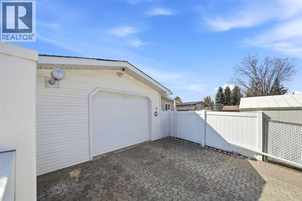 6 Sydney Close, Red Deer, Alberta  T4N 0E1 - Photo 45 - A2306488