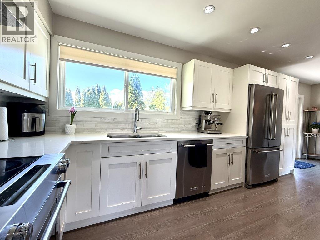 1820 Cedar Drive, Squamish, British Columbia  V8B 0X6 - Photo 3 - R3115804