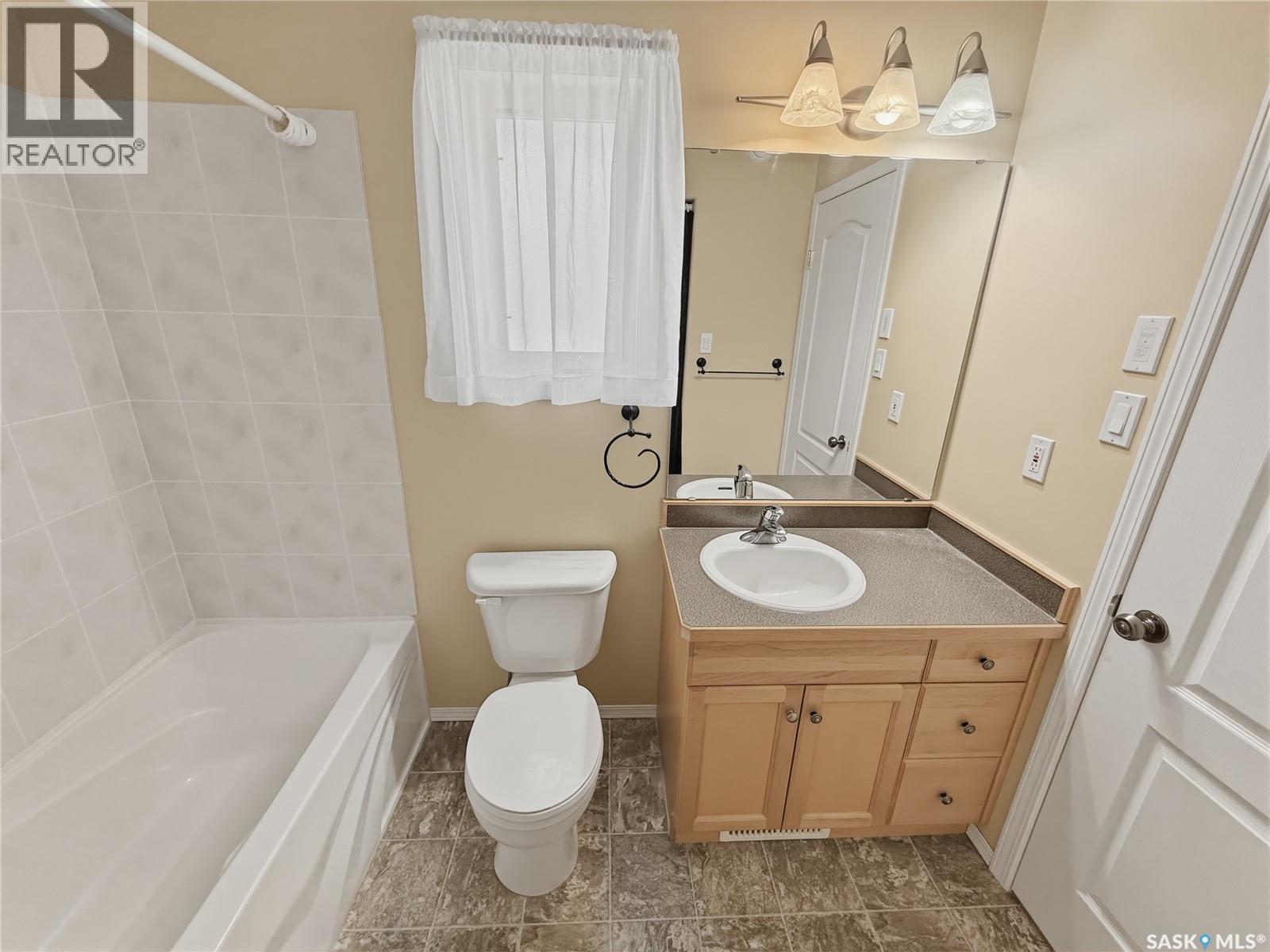 530 Palliser Drive, Swift Current, Saskatchewan  S9H 5C6 - Photo 13 - SK034541