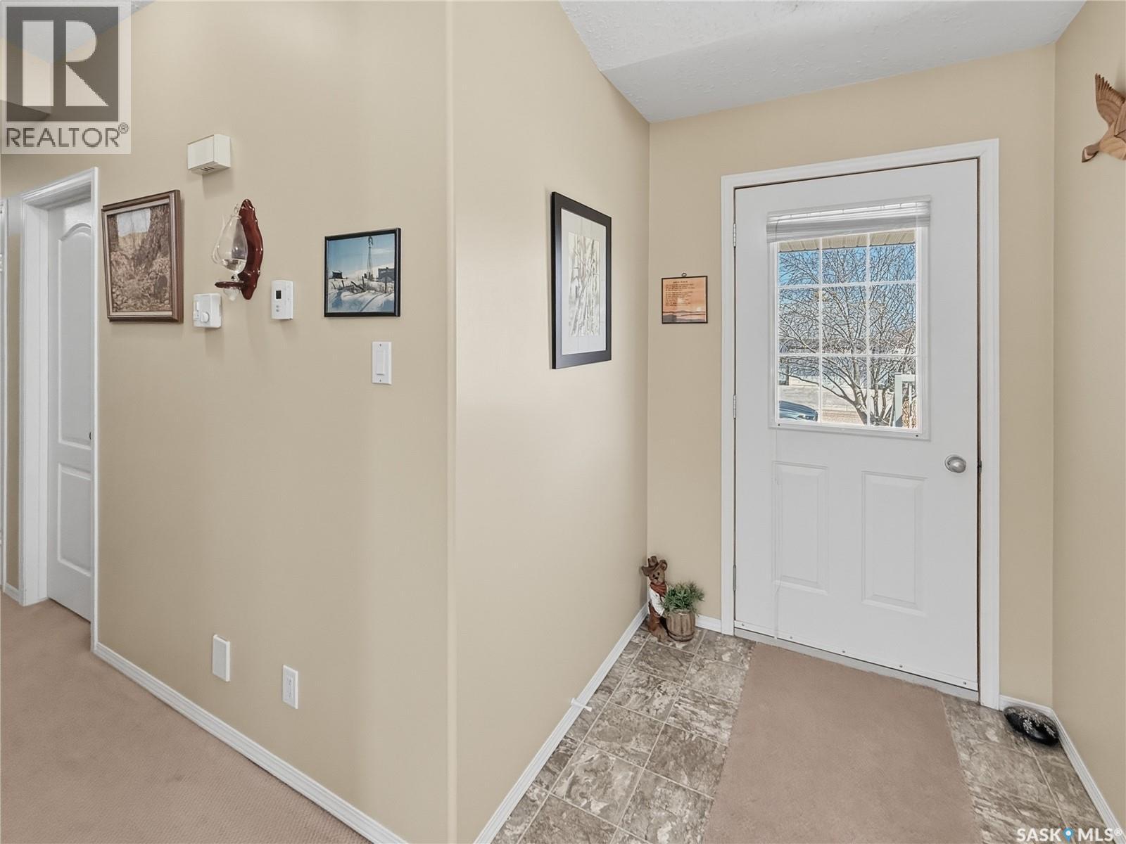 530 Palliser Drive, Swift Current, Saskatchewan  S9H 5C6 - Photo 2 - SK034541