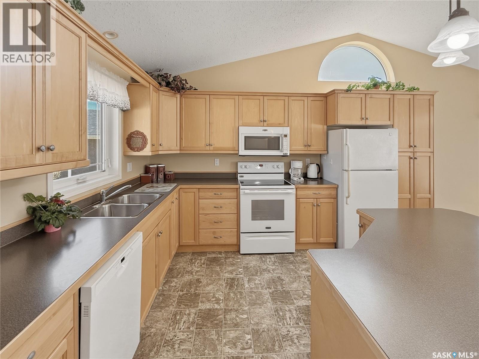 530 Palliser Drive, Swift Current, Saskatchewan  S9H 5C6 - Photo 5 - SK034541