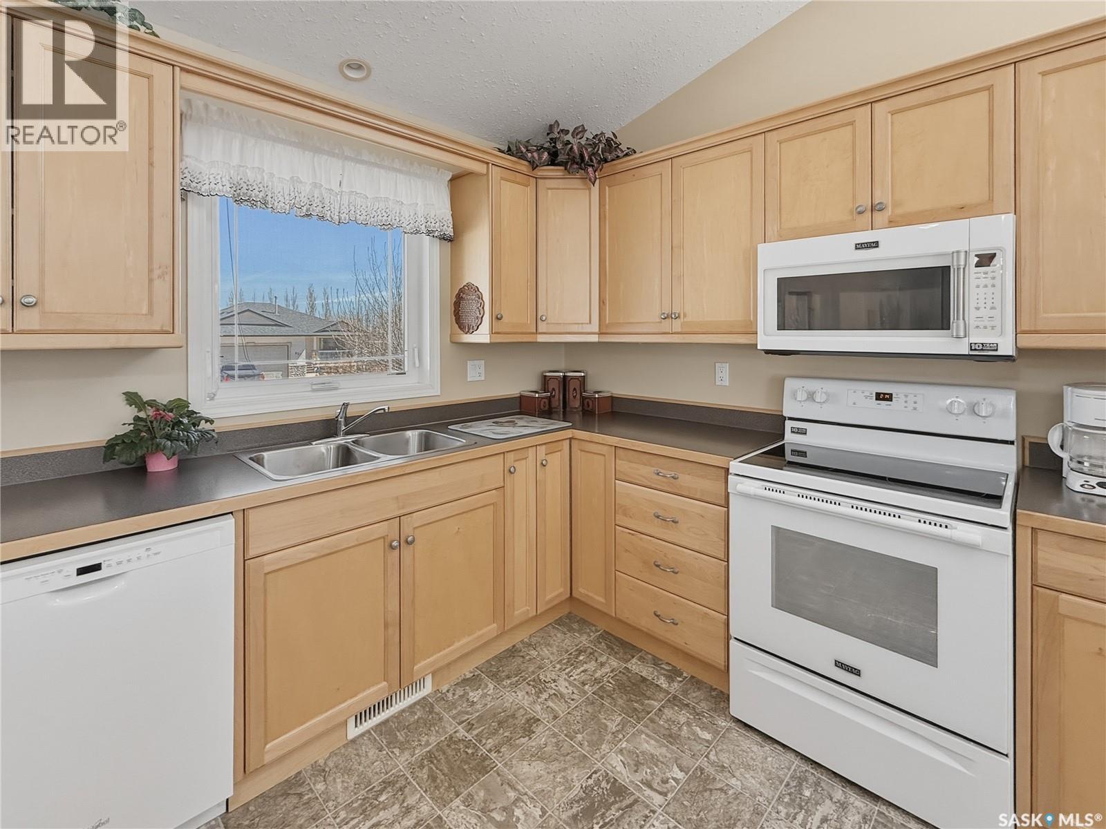 530 Palliser Drive, Swift Current, Saskatchewan  S9H 5C6 - Photo 6 - SK034541