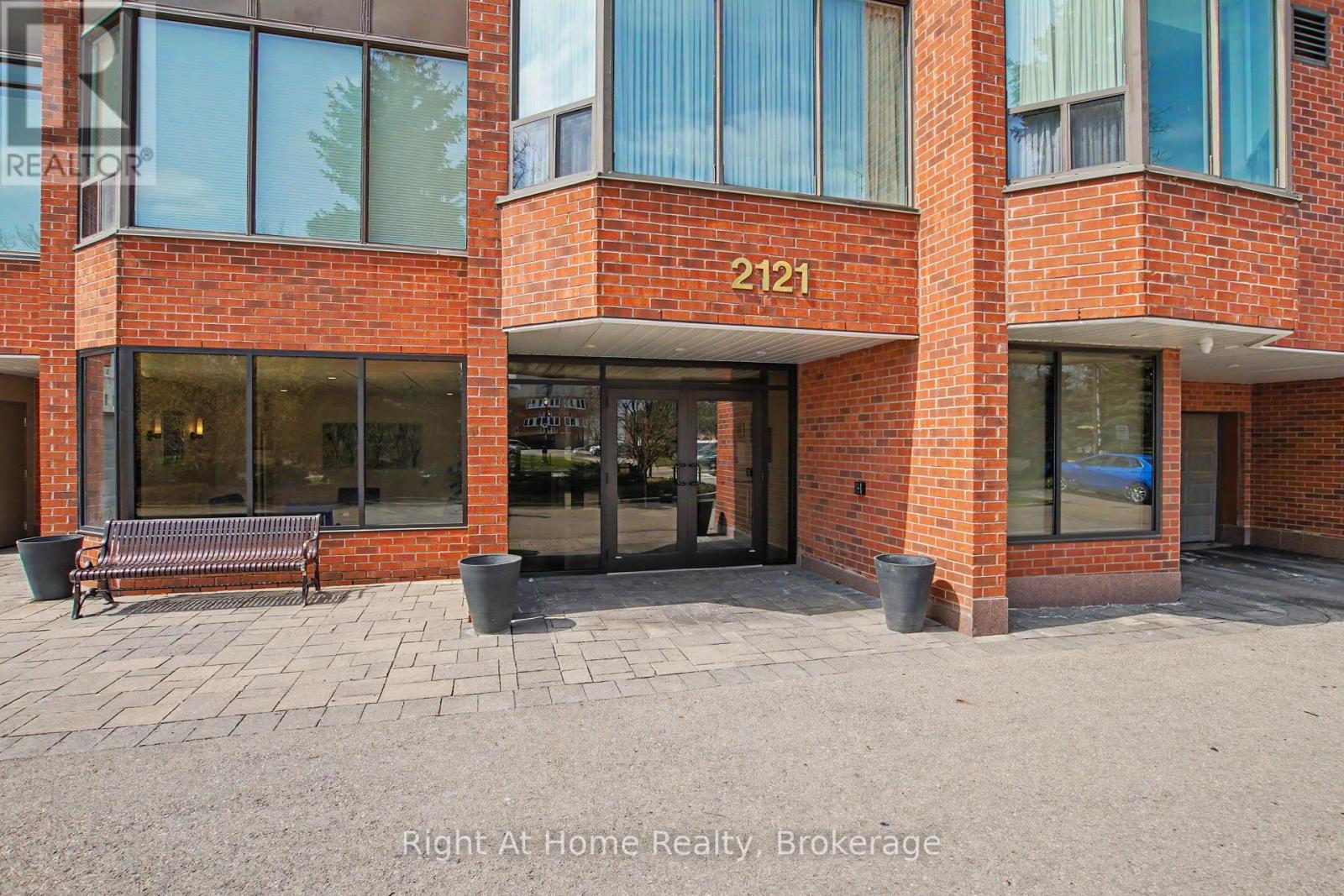 405 - 2121 LAKESHORE ROAD, Burlington, Ontario