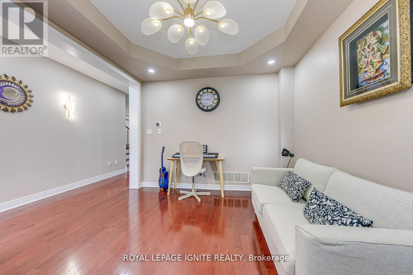 30 Streamline Drive NW, Brampton, Ontario  L6V 4T2 - Photo 8 - W13071988