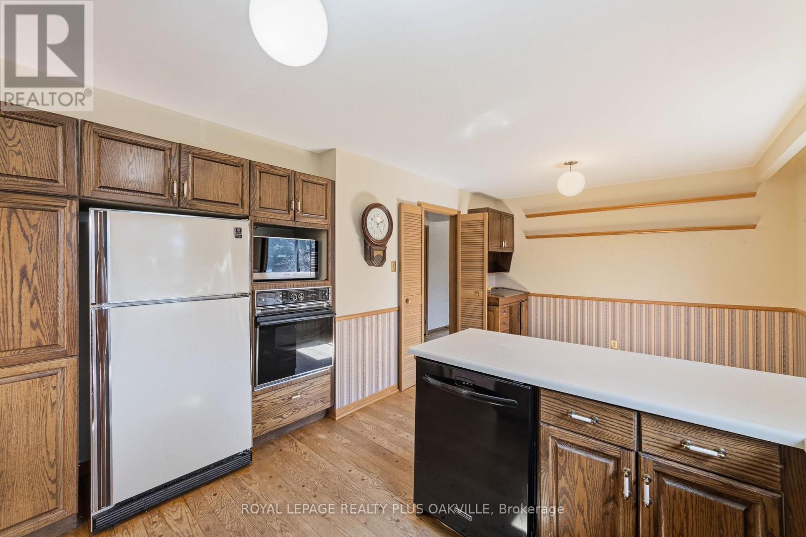 845 Saddle Crescent, Mississauga, Ontario  L4Y 2V9 - Photo 13 - W13072006