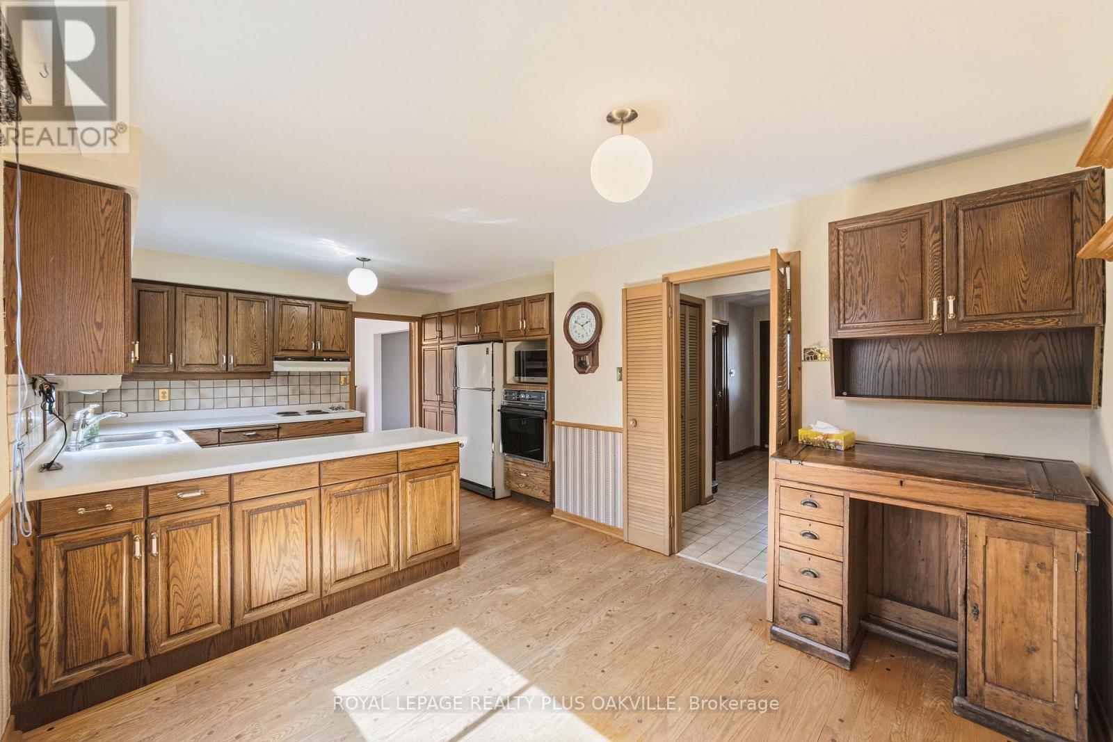845 Saddle Crescent, Mississauga, Ontario  L4Y 2V9 - Photo 14 - W13072006