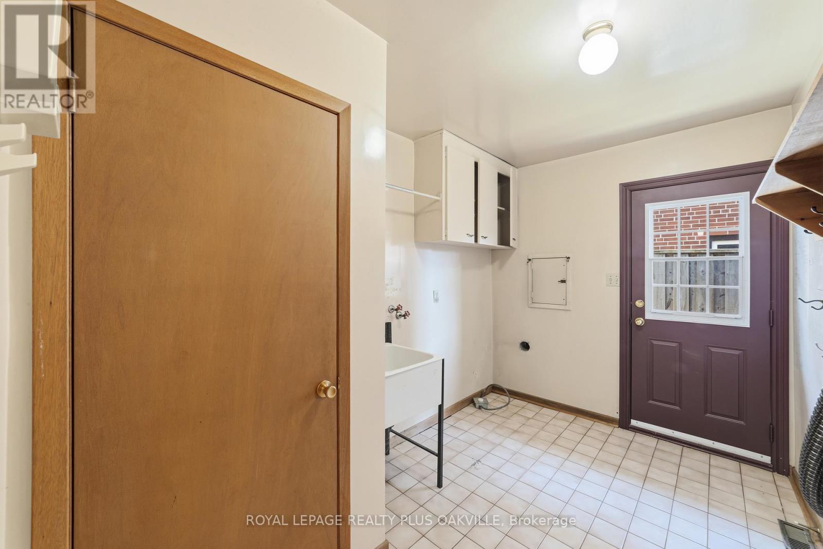 845 Saddle Crescent, Mississauga, Ontario  L4Y 2V9 - Photo 19 - W13072006