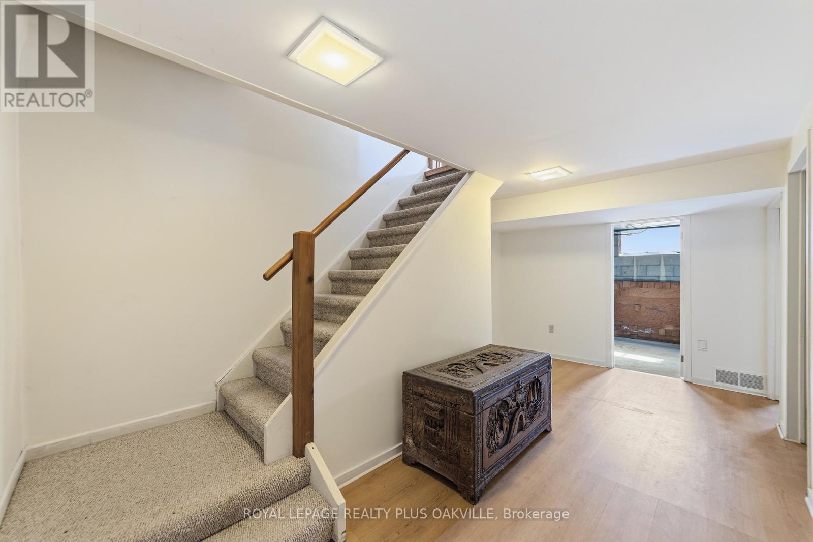 845 Saddle Crescent, Mississauga, Ontario  L4Y 2V9 - Photo 30 - W13072006