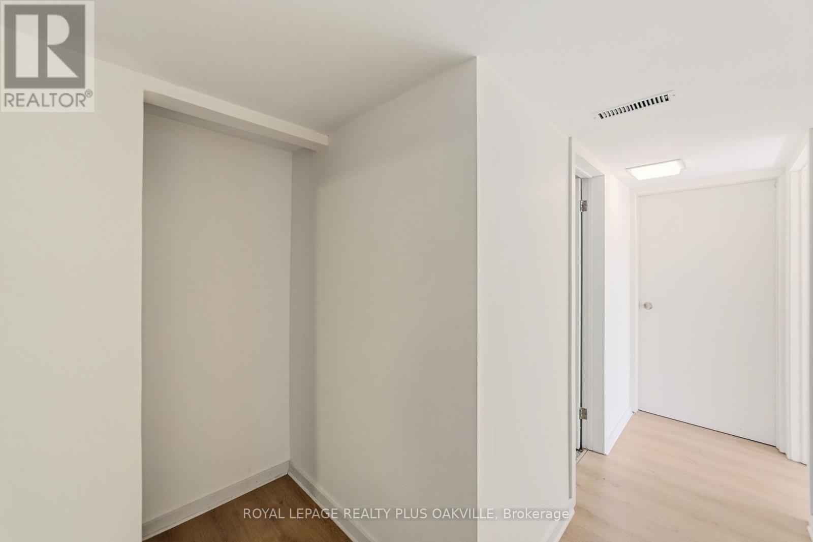 845 Saddle Crescent, Mississauga, Ontario  L4Y 2V9 - Photo 34 - W13072006