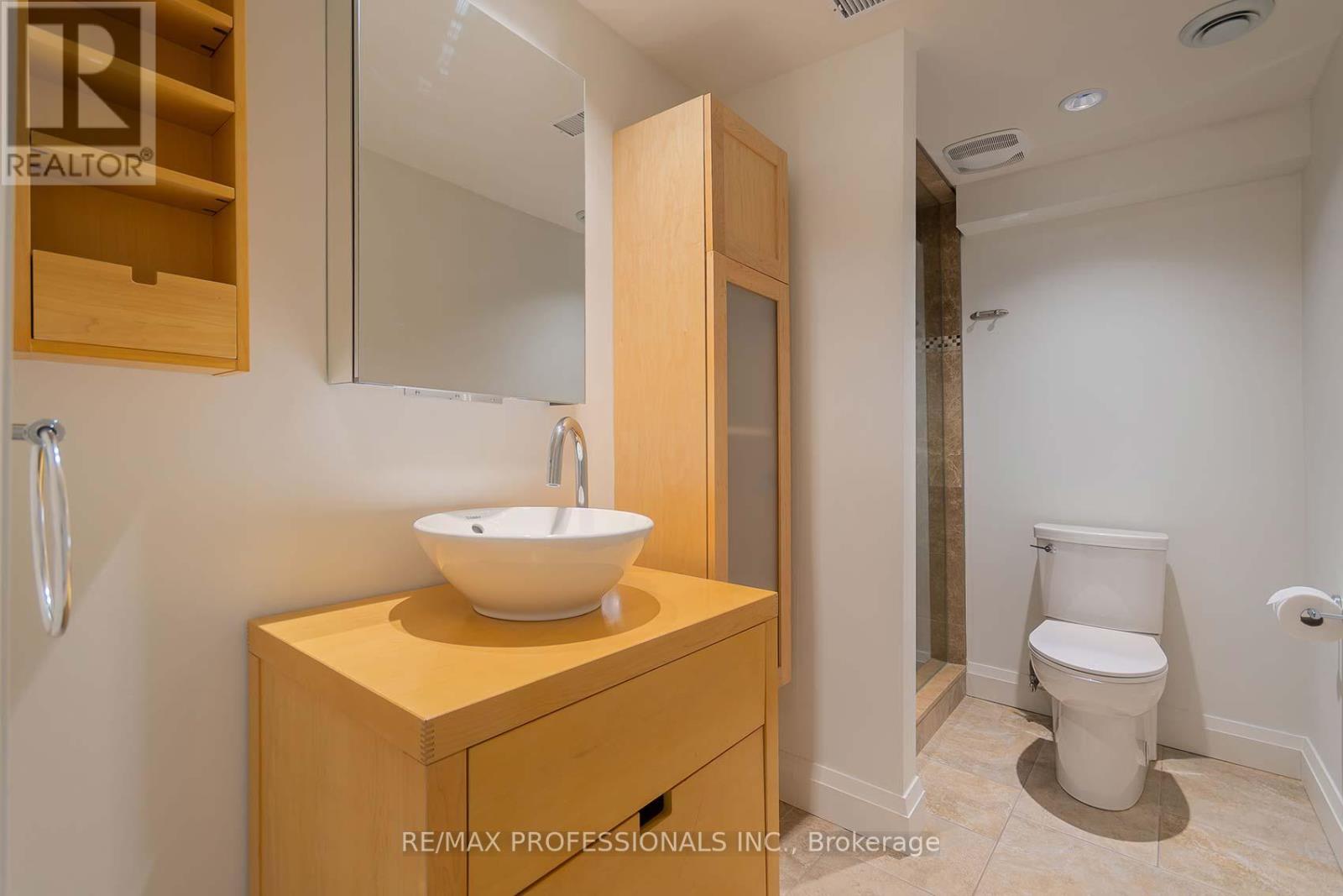 321 Wendy Lane, Oakville, Ontario  L6L 4P9 - Photo 32 - W13072008