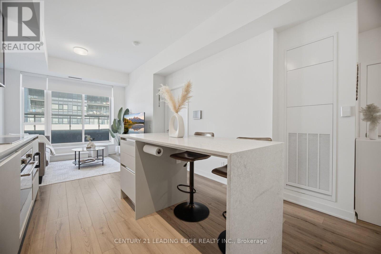 317 - 405 Dundas Street W, Oakville, Ontario  L6M 5P9 - Photo 12 - W13072050