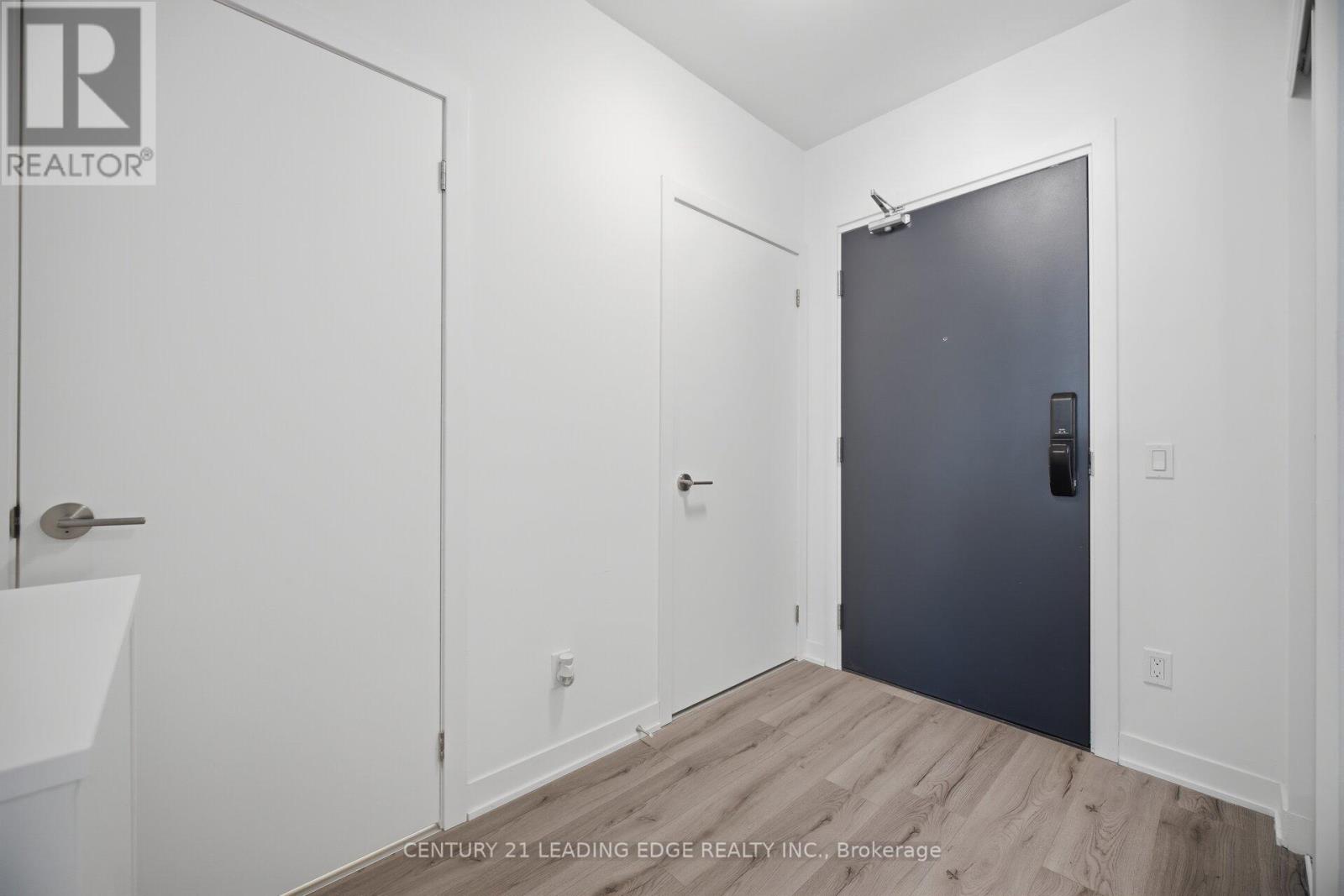 317 - 405 Dundas Street W, Oakville, Ontario  L6M 5P9 - Photo 5 - W13072050