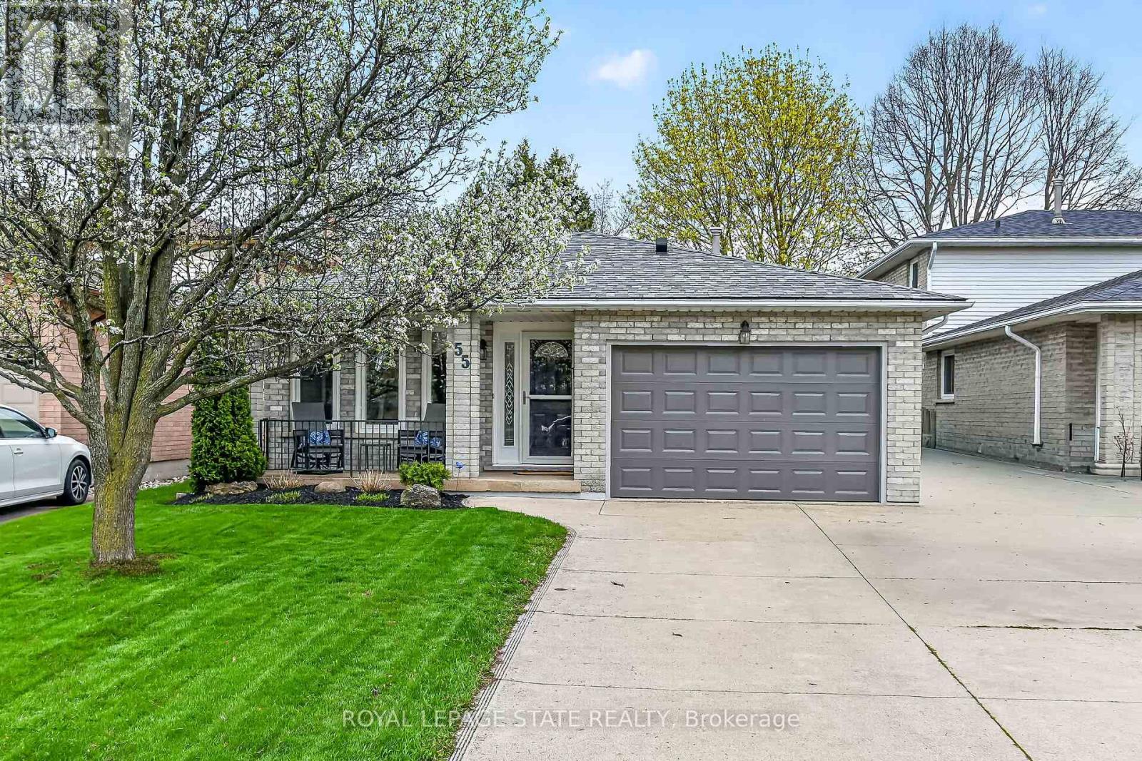 55 HORIZON COURT, Hamilton, Ontario