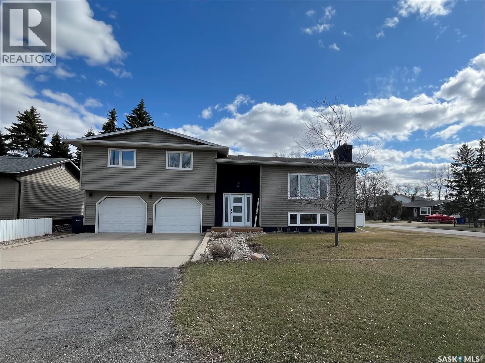 5 Souris Avenue, Redvers, Saskatchewan  S0C 2H0 - Photo 1 - SK029708