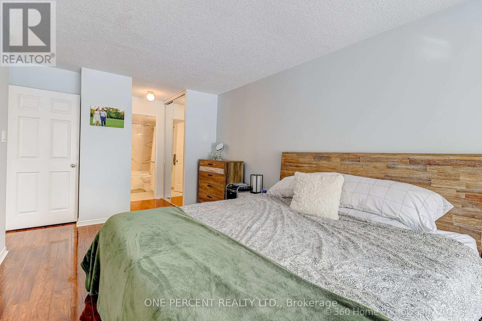 201 - 7 Bishop Avenue, Toronto, Ontario  M2M 4J4 - Photo 5 - C12789236