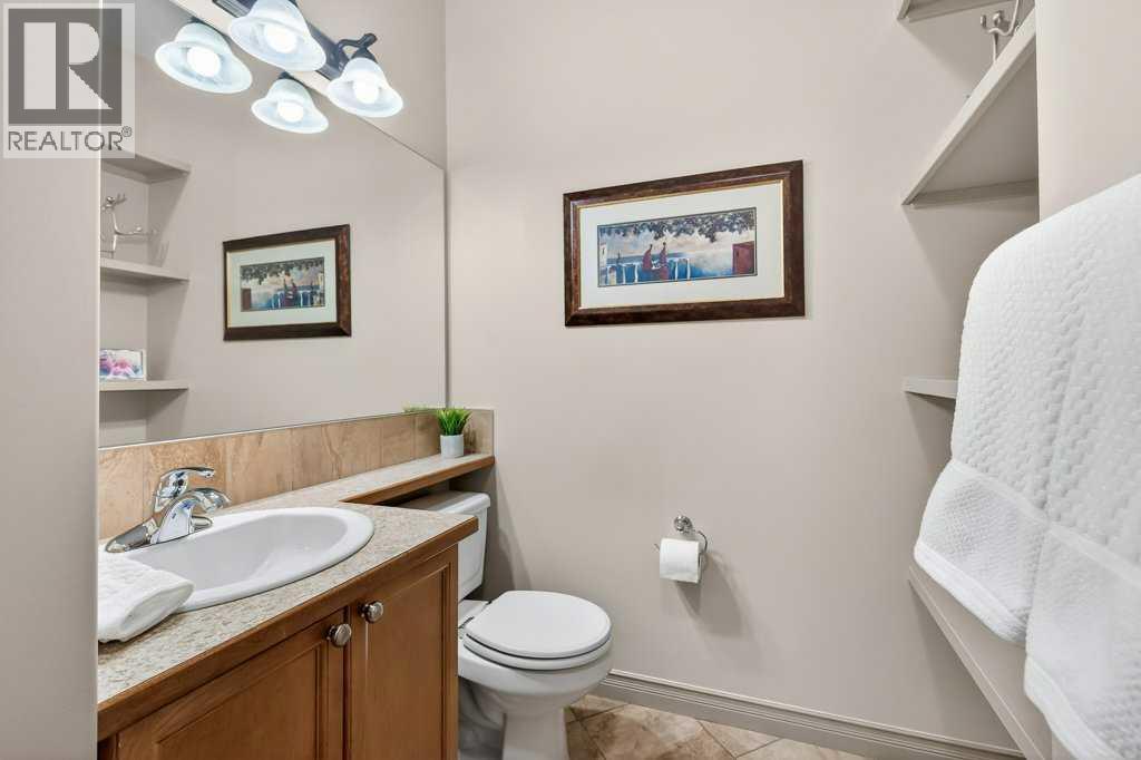 203 Crystal Green Point, Okotoks, Alberta  T1S 2K7 - Photo 18 - A2302216