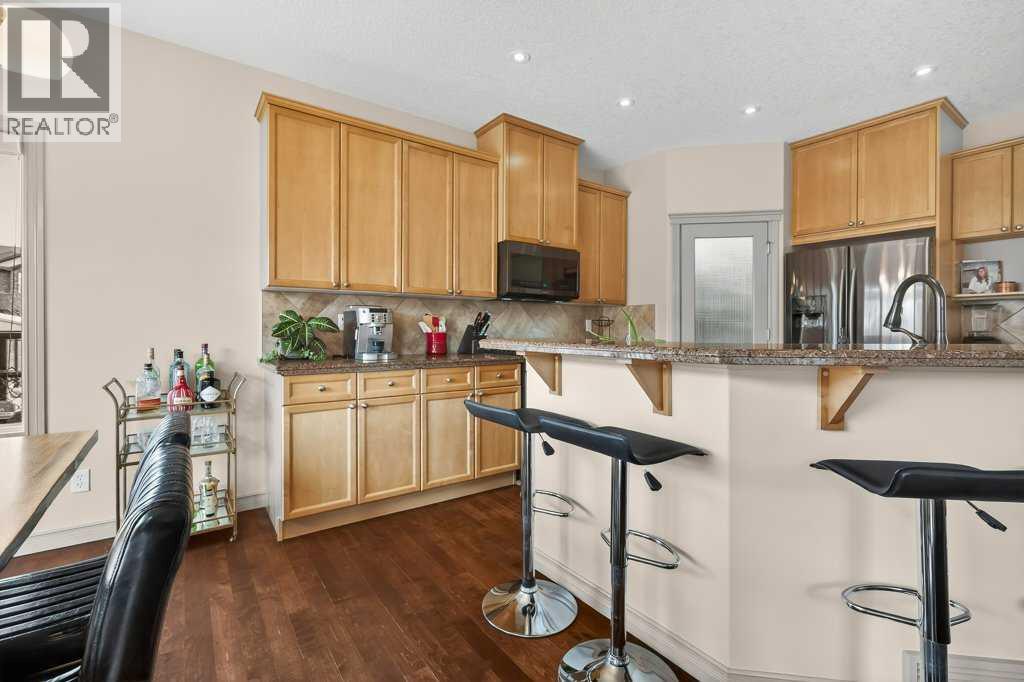203 Crystal Green Point, Okotoks, Alberta  T1S 2K7 - Photo 12 - A2302216