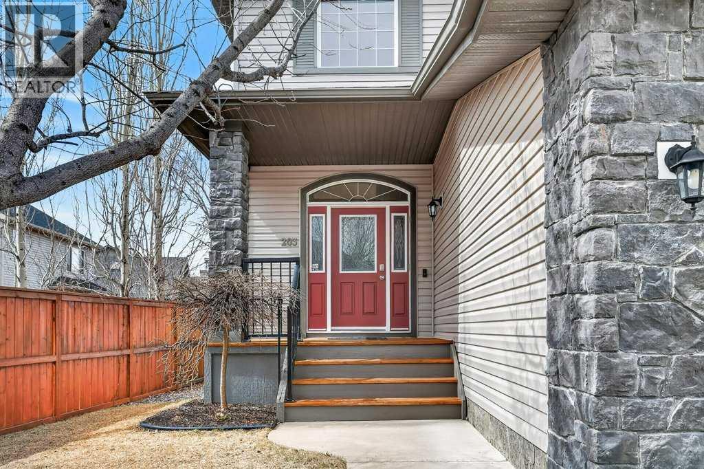 203 Crystal Green Point, Okotoks, Alberta  T1S 2K7 - Photo 2 - A2302216