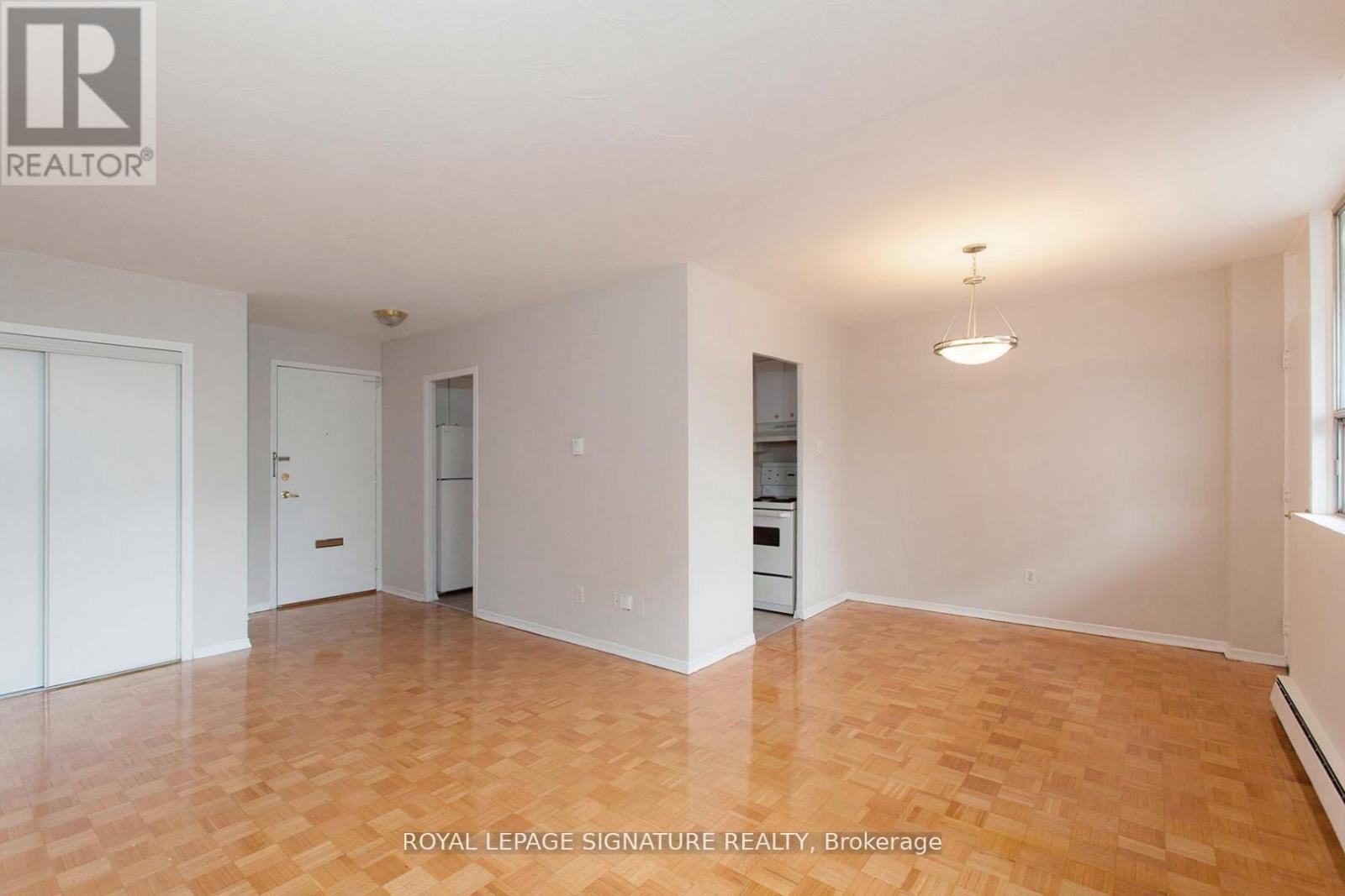 203 - 525 Eglinton Avenue E, Toronto, Ontario  M4P 1N5 - Photo 4 - C12958452