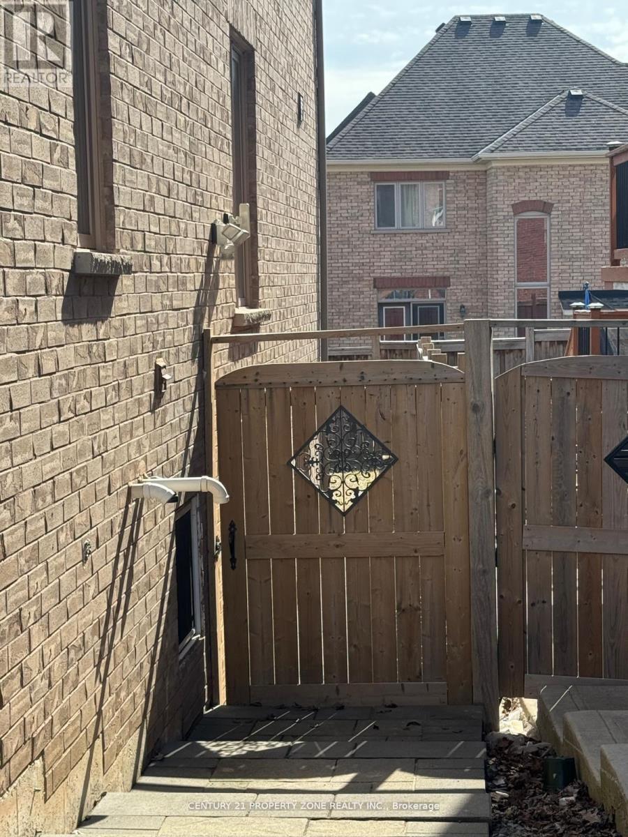 Bsmt - 10 Fort Williams Drive, Brampton, Ontario  L6X 0W5 - Photo 12 - W13034192