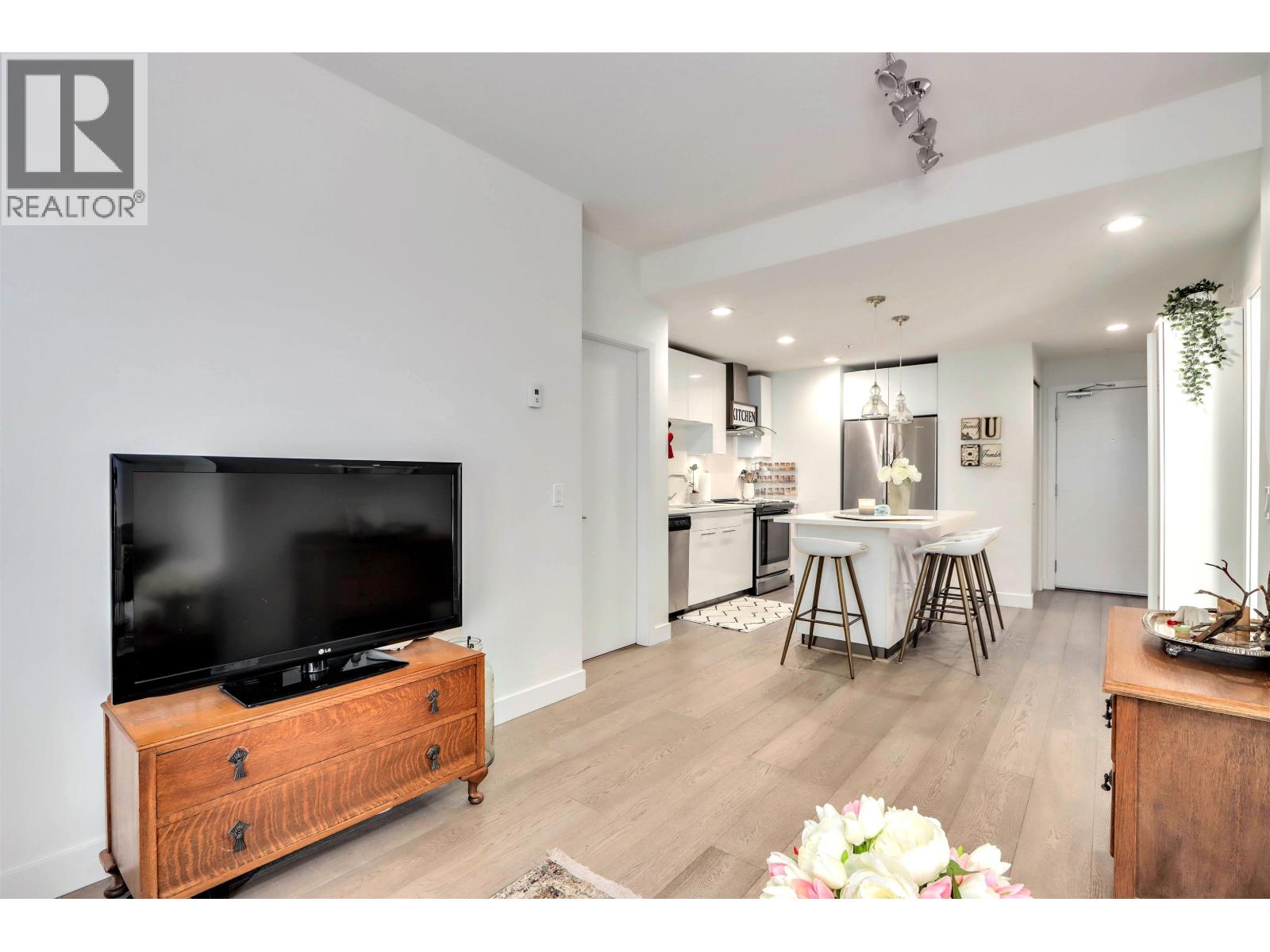320 723 W 3rd Street, North Vancouver, British Columbia  V7M 0E4 - Photo 8 - R3118456