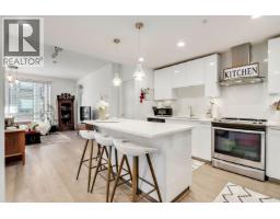 320 723 W 3RD STREET, North Vancouver, British Columbia