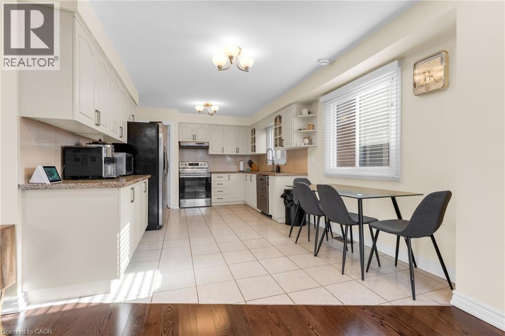 375 Delancey Boulevard, Hamilton, Ontario  L9B 2B5 - Photo 11 - 40822535