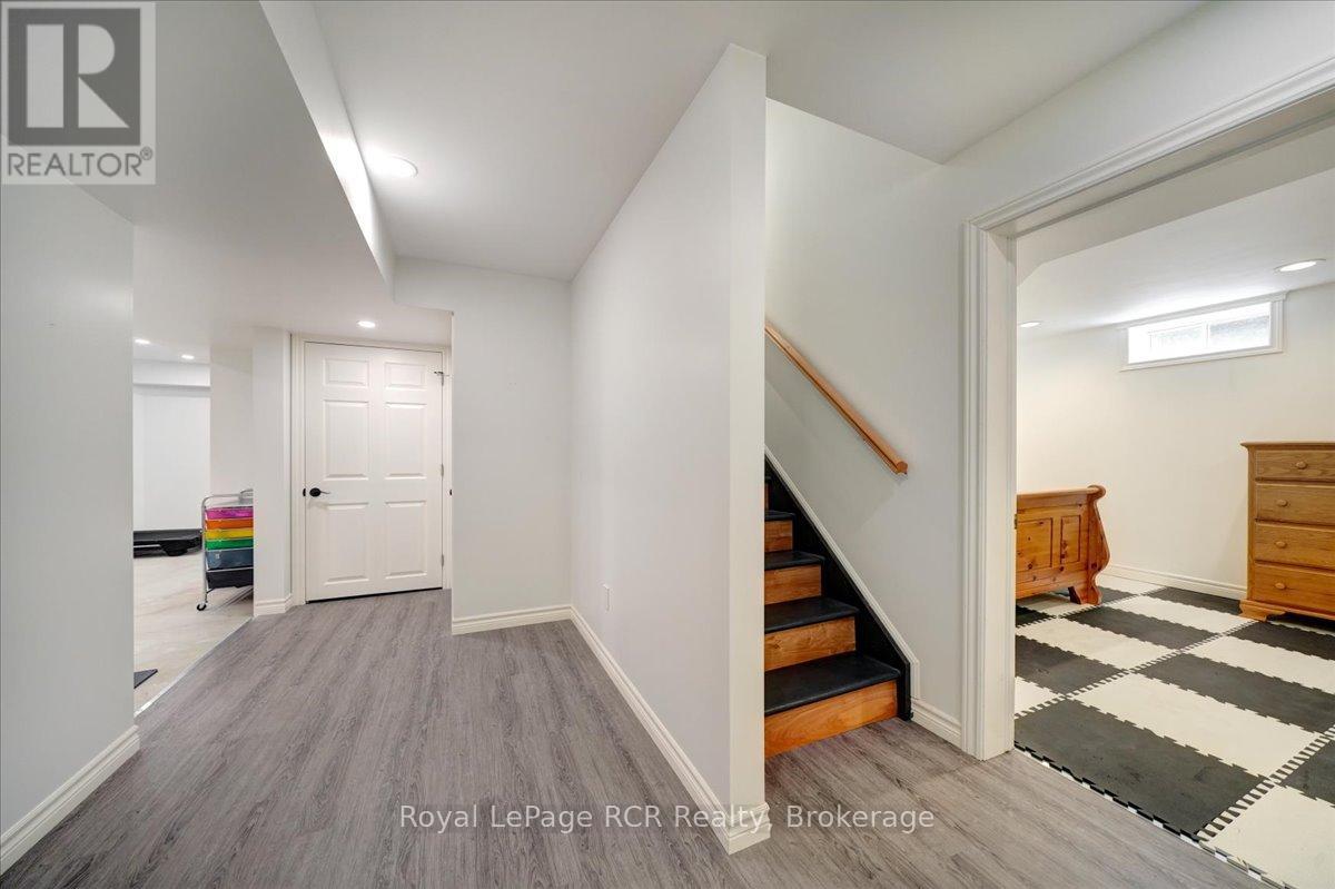 303 6th Avenue W, Owen Sound, Ontario  N4K 6H9 - Photo 38 - X13072360