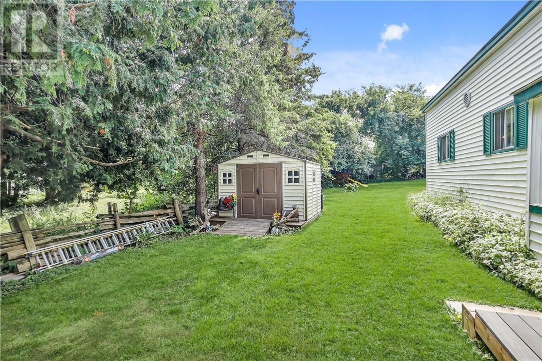 17 Campbell Street, Little Current, Ontario  P0P 1K0 - Photo 2 - 2127450