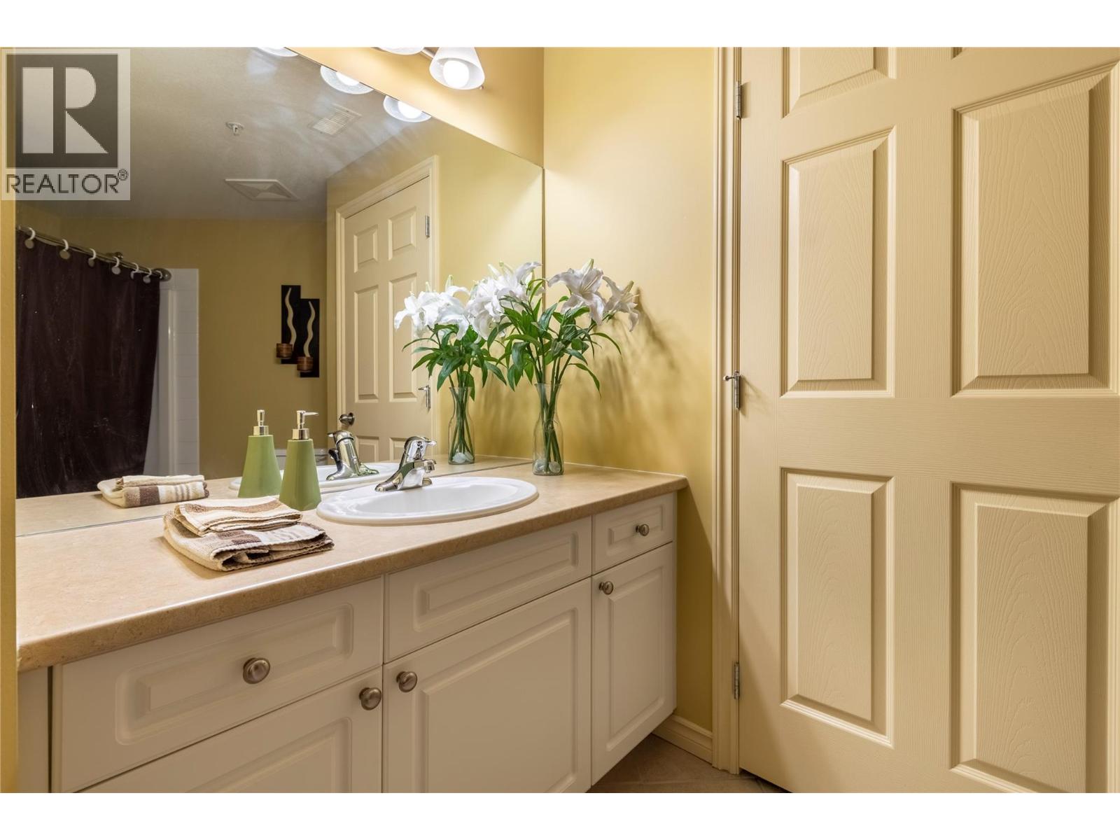 3570 Woodsdale Road Unit# 305, Lake Country, British Columbia  V4V 1Y9 - Photo 16 - 10385637