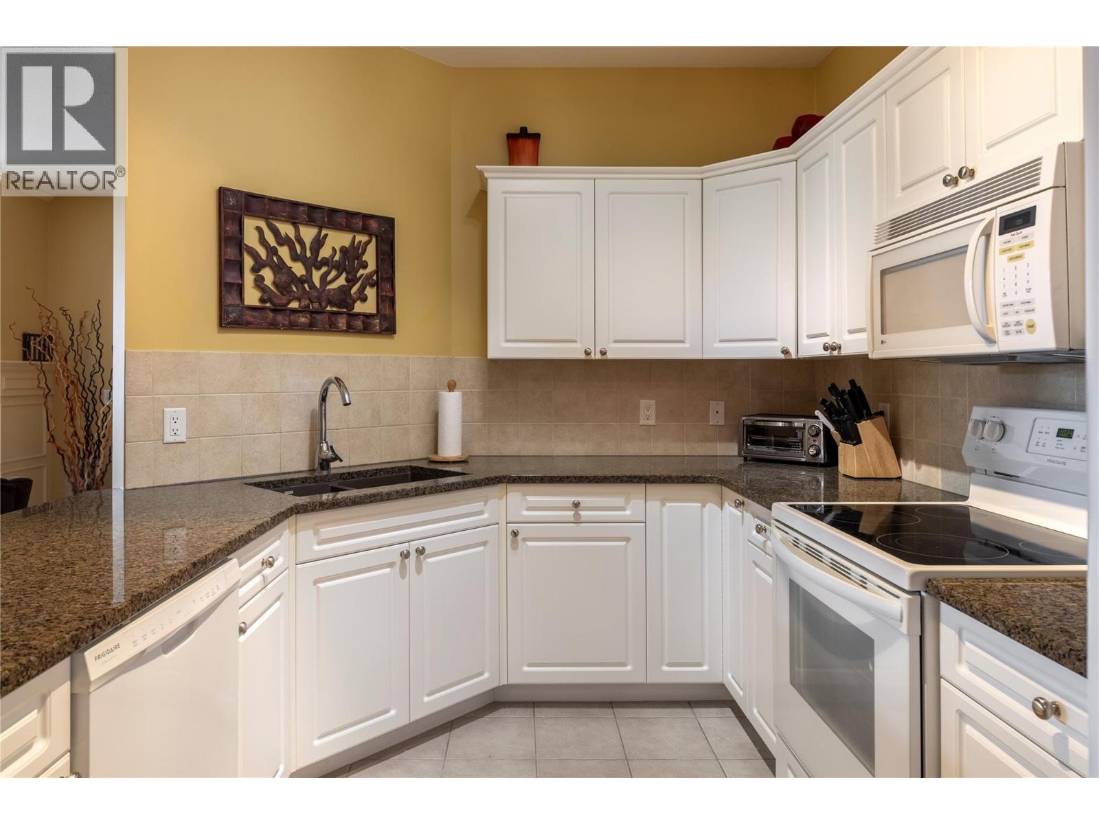 3570 Woodsdale Road Unit# 305, Lake Country, British Columbia  V4V 1Y9 - Photo 6 - 10385637