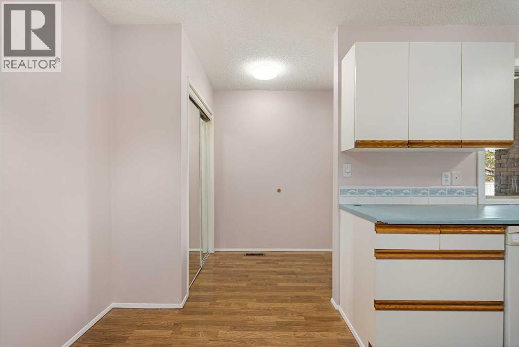 13, 803 Varsity Estates Drive NW, Calgary, Alberta  T3B 4W5 - Photo 8 - A2304862