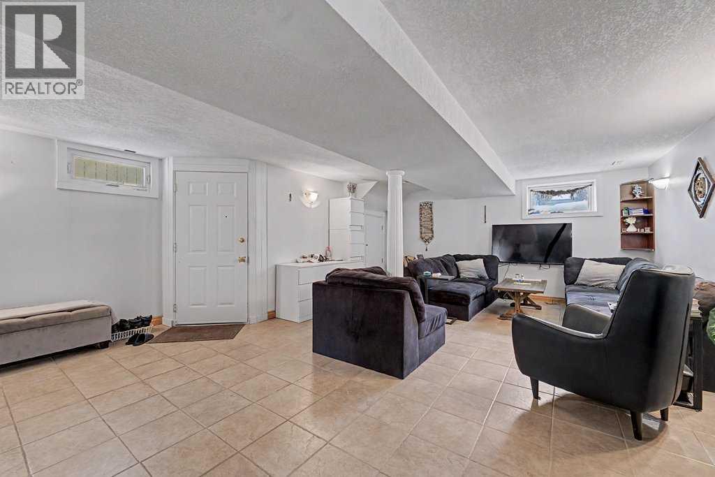 38 Whitman Close Ne, Calgary, Alberta  T1Y 4h4 - Photo 21 - A2305372