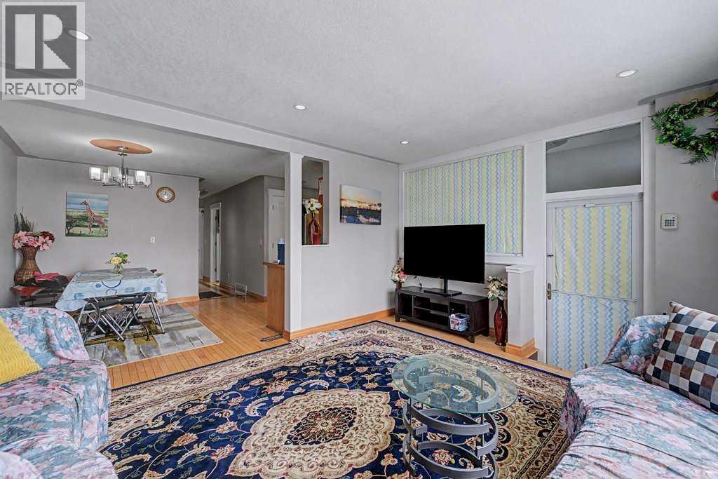 38 Whitman Close Ne, Calgary, Alberta  T1Y 4h4 - Photo 7 - A2305372