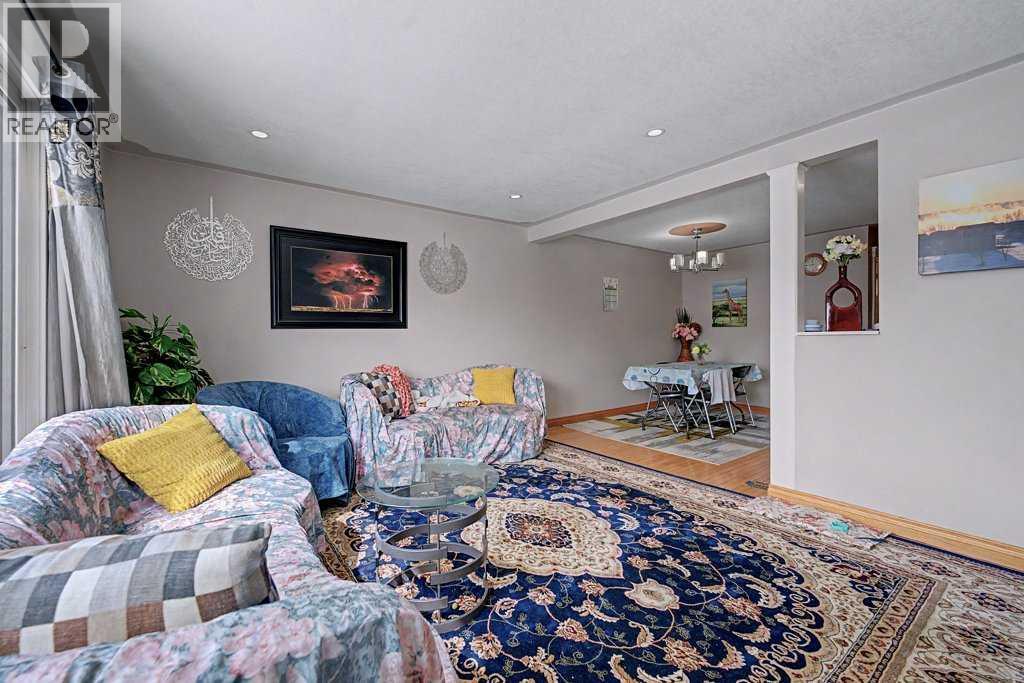 38 Whitman Close Ne, Calgary, Alberta  T1Y 4h4 - Photo 6 - A2305372