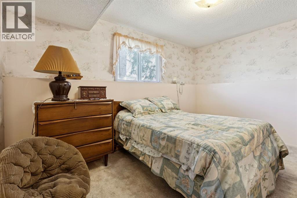 117 Sabrina Way Sw, Calgary, Alberta  t2w 4j4 - Photo 17 - A2306568
