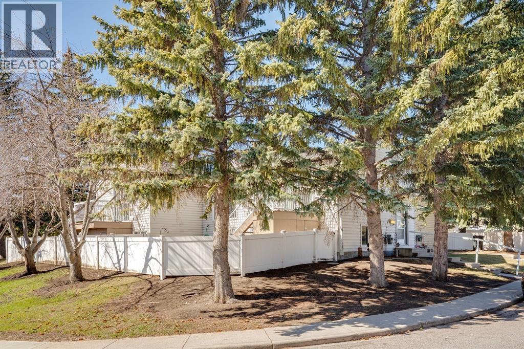 117 Sabrina Way Sw, Calgary, Alberta  t2w 4j4 - Photo 3 - A2306568