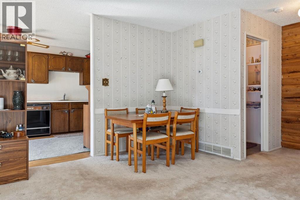 117 Sabrina Way Sw, Calgary, Alberta  t2w 4j4 - Photo 9 - A2306568