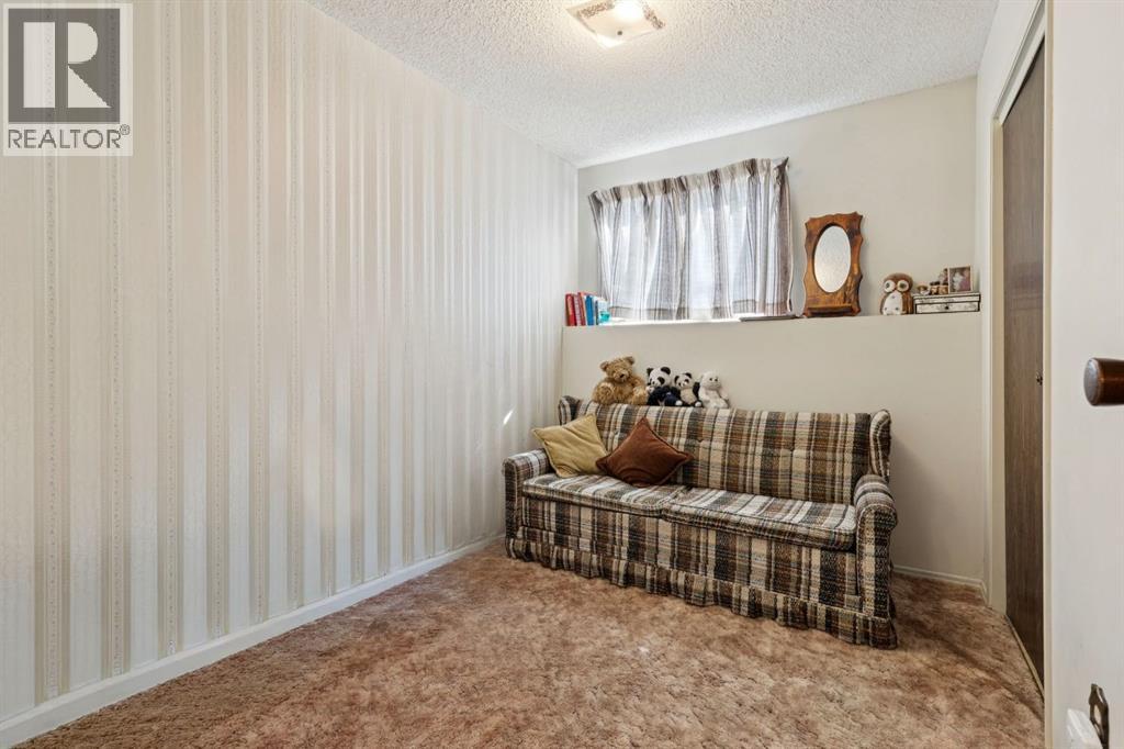 117 Sabrina Way Sw, Calgary, Alberta  t2w 4j4 - Photo 19 - A2306568