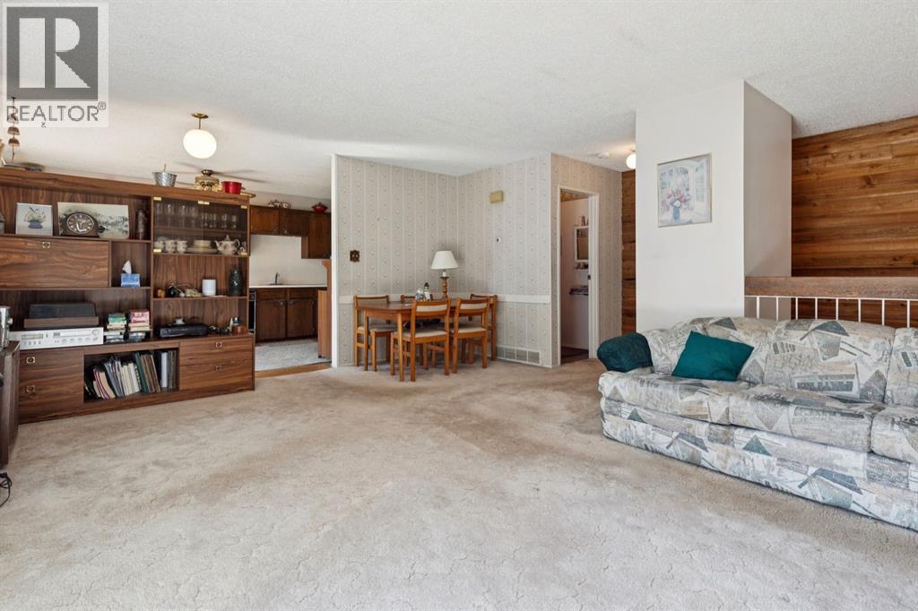 117 Sabrina Way Sw, Calgary, Alberta  t2w 4j4 - Photo 6 - A2306568