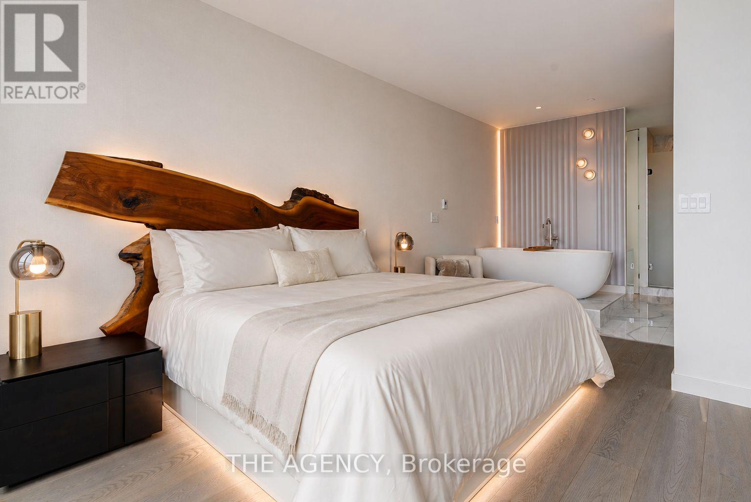 111 Bathurst Street, Toronto, Ontario  M5V 0M9 - Photo 18 - C13072416